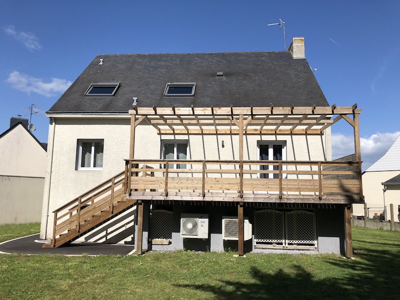 Terrasse sur poteaux en extension de balcon à Guerande