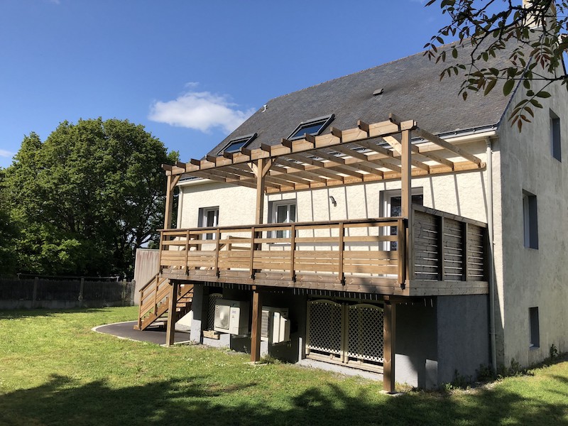 Terrasse sur poteaux en extension de balcon à Guerande