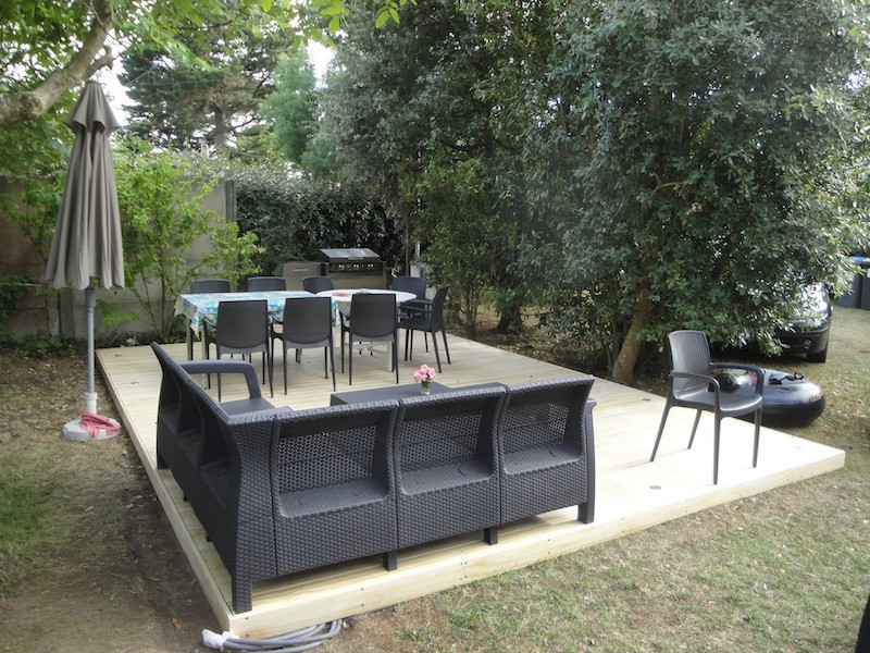 9 - Nantes - terrasse accoya sur poteaux.JPG