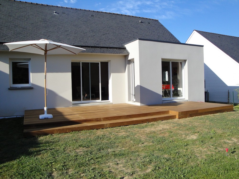 Installation d'une grande terrasse en bois