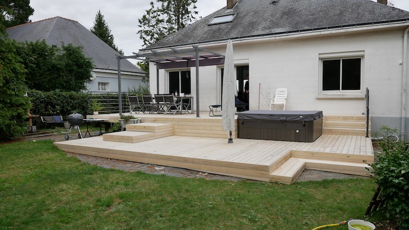 24 - Nantes - terrasse accoya sur dalle béton.JPG