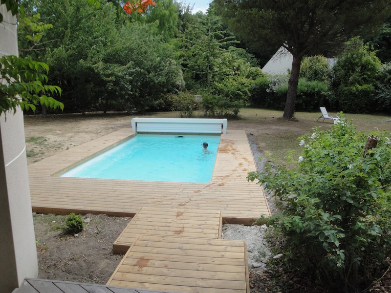 8 - Gorges - terrasse thermopin tour de piscine sur dalle béton.JPG