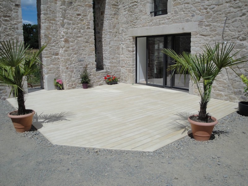 6 - Nante - terrasse accoya sur dalle béton.JPG