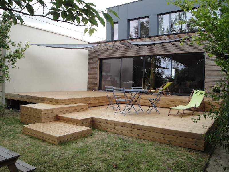 11 - Cholet - terrasse thermopin sur poteaux.JPG