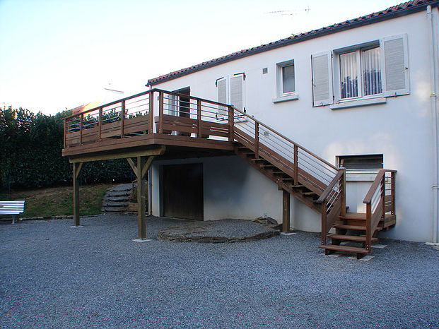 Pose de terrasse à plusieurs niveaux