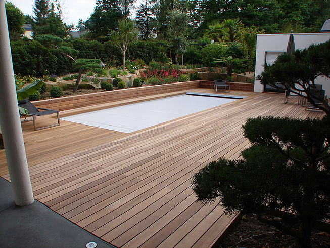 création d'un coin plage et tour de piscine proche de Nantes